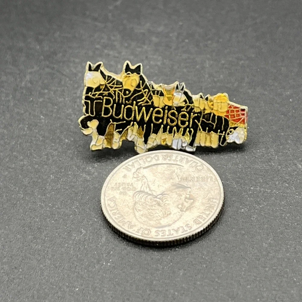 Budweiser Clydesdales Horses Alcohol Beer‎ Lapel Hat Pin